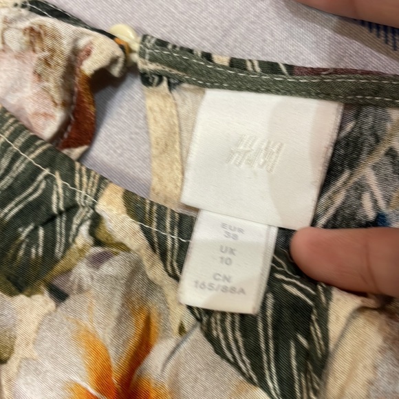 H&M dress - Picture 5 of 7